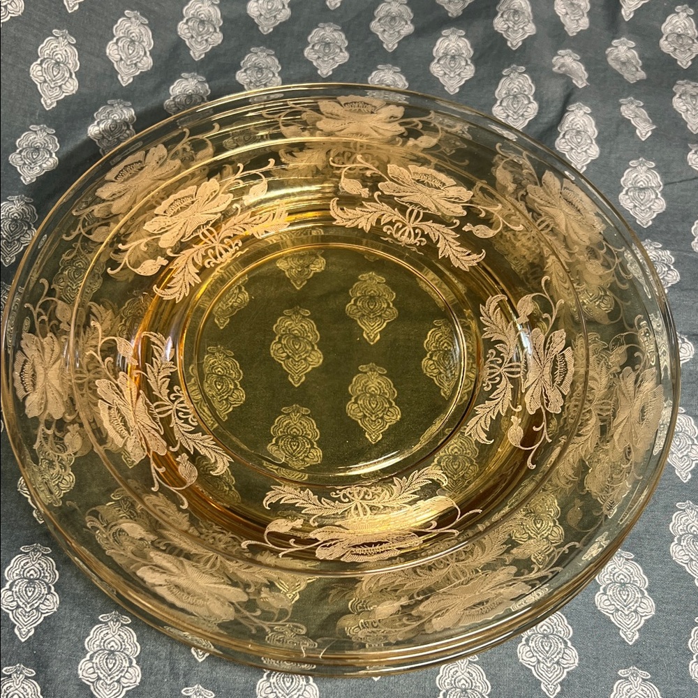 Depression glass plates engraved with poppy flowers